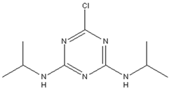 �\����