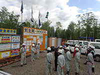 作業所の朝礼に参加