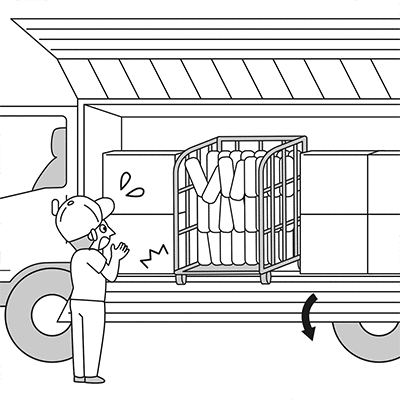 荷卸し中にトラックからロールボックスパレットが落下しそうになり、ぶつかりそうになった